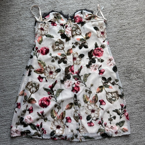 Rare London Floral Mini Dress – L (US8) – Romantic Lace Trim & Velvet Details - Picture 7 of 14